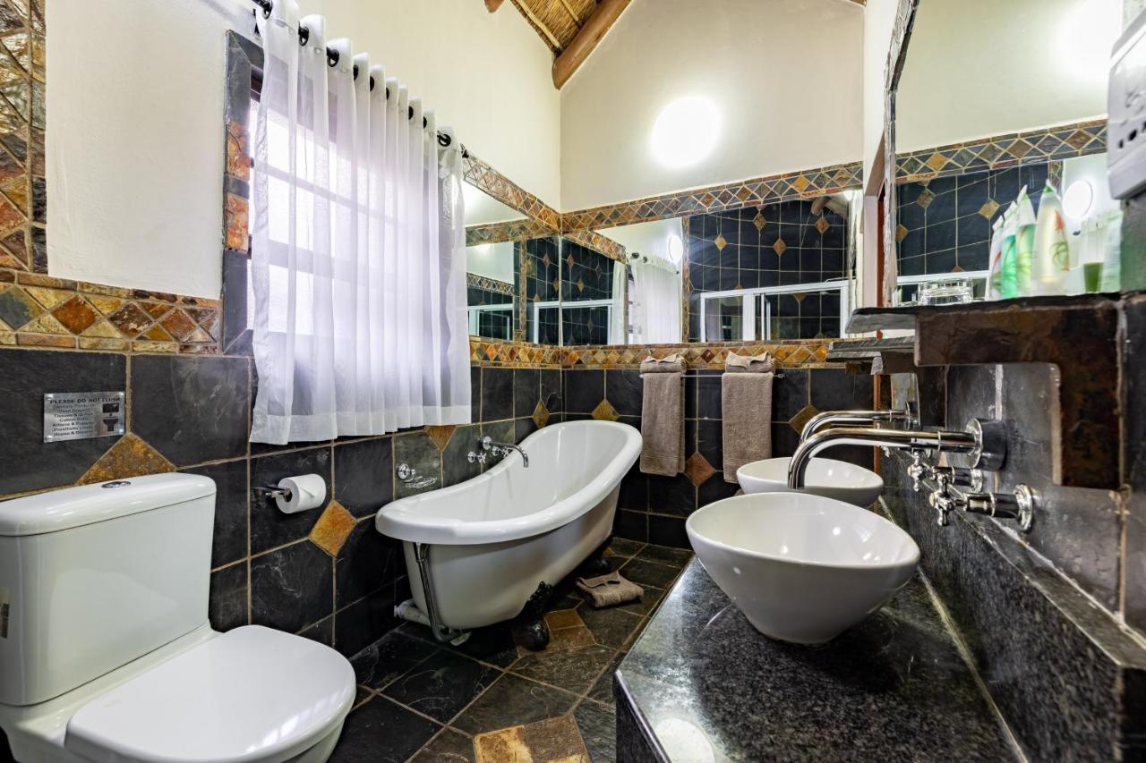 Zulu Nyala Game Lodge Хлухлуве Екстериор снимка