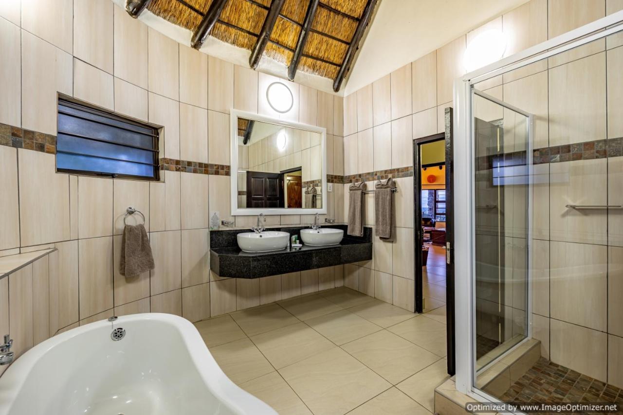 Zulu Nyala Game Lodge Хлухлуве Екстериор снимка